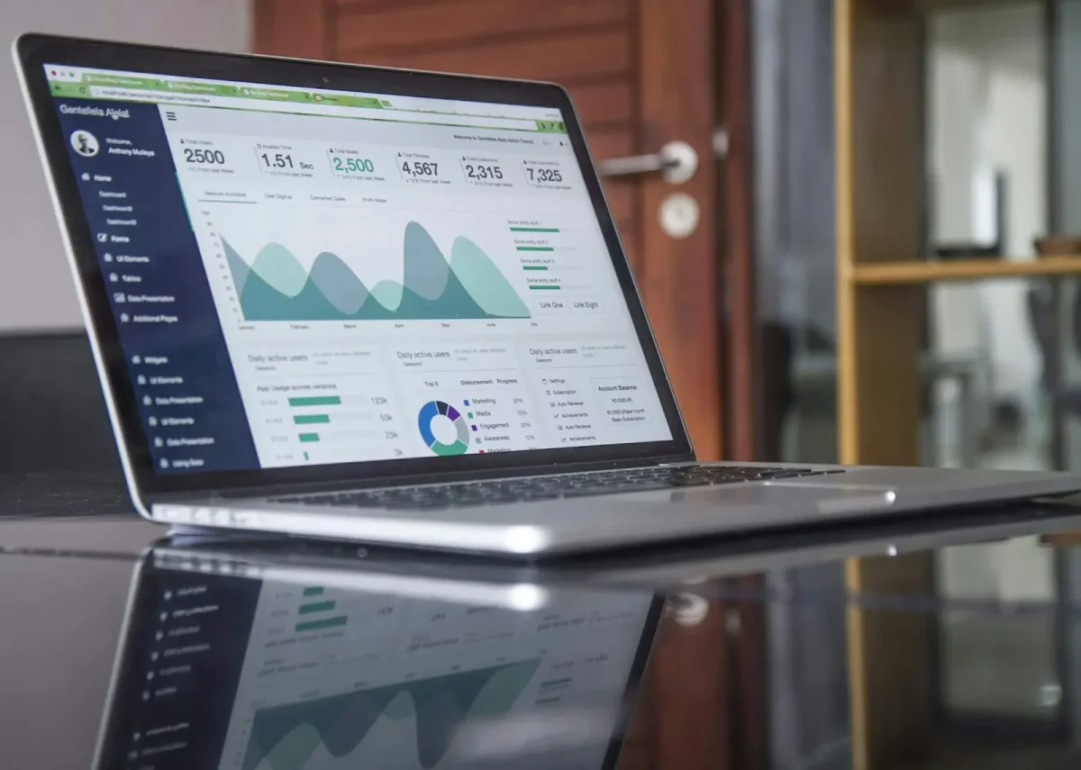 Computador portátil con métricas de rendimiento web